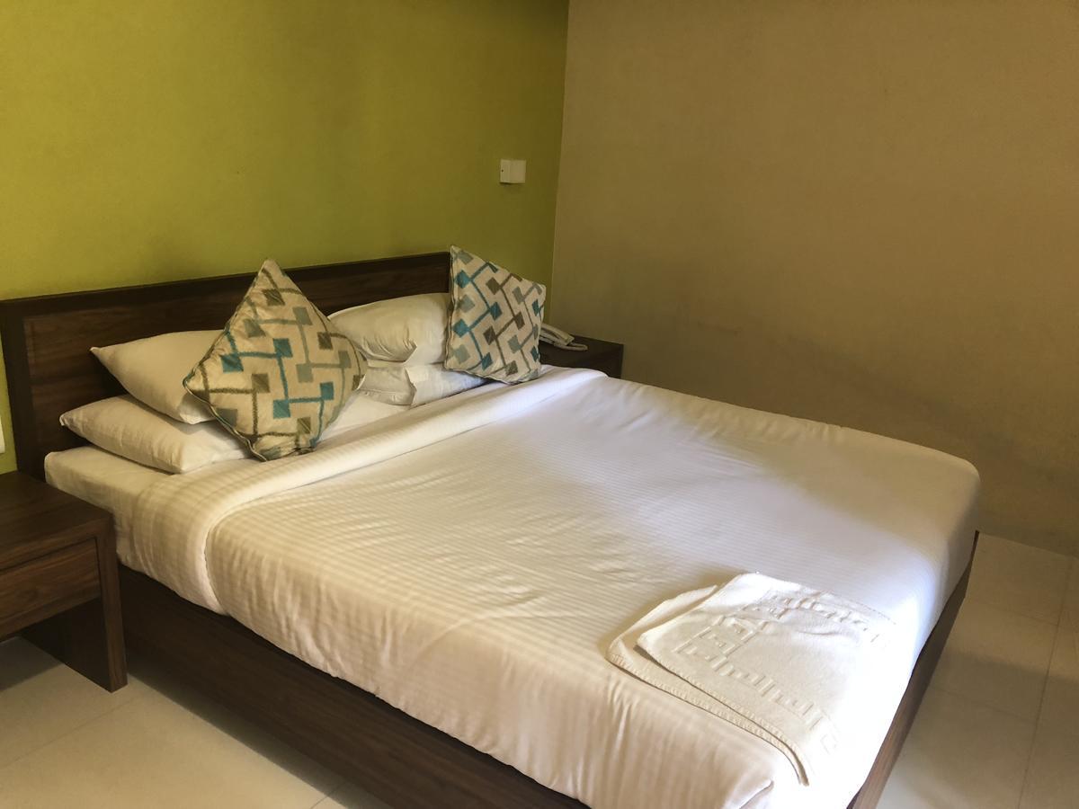 Coco Goa Hotell Arpora Eksteriør bilde
